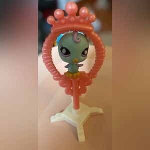LPS #930 Parakeet Bird Littlest Pet Shop Turquoise w/Purple Eyes w/Perch